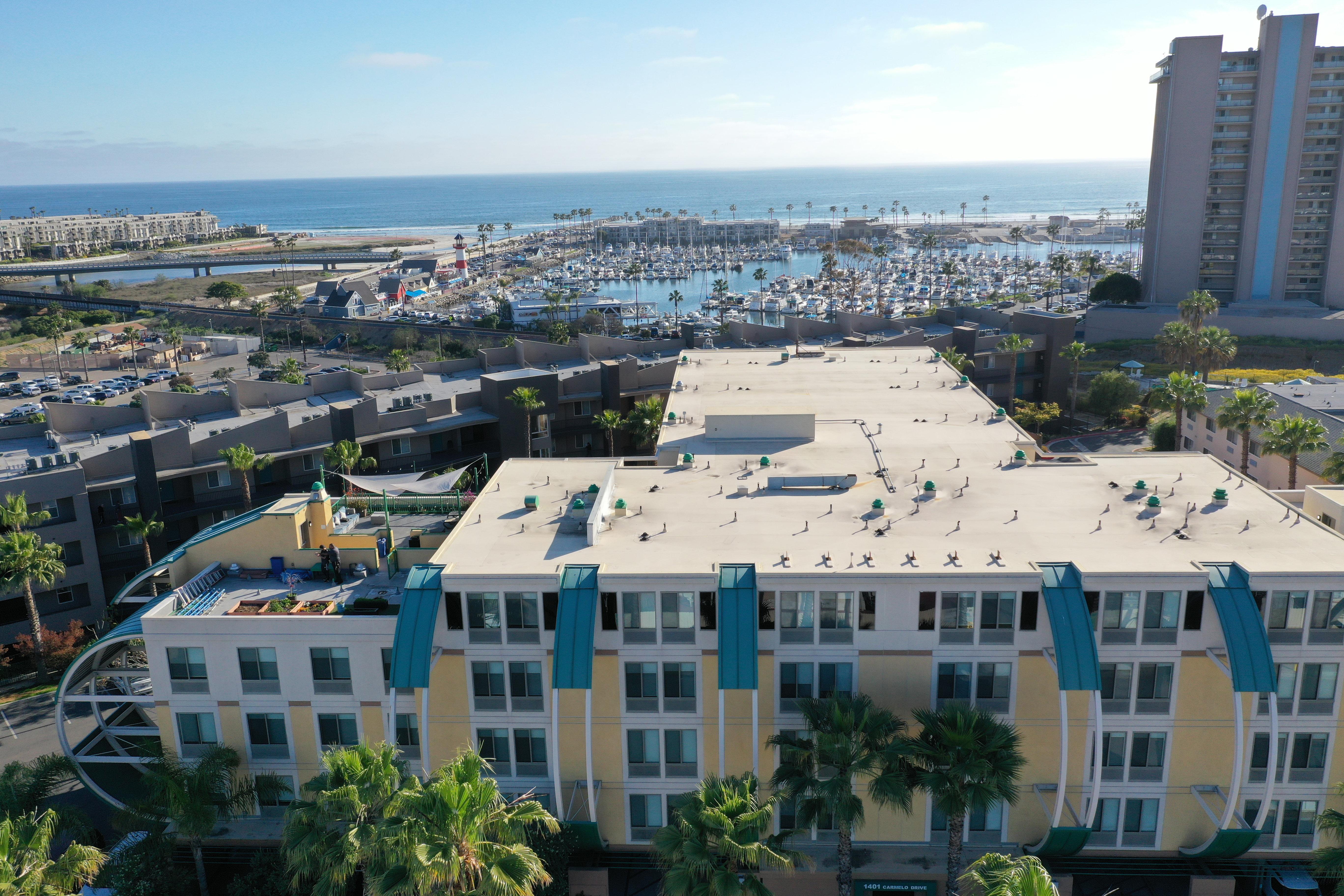 Holiday Inn Oceanside Marina Camp Pendleton By Ihg Exterior foto