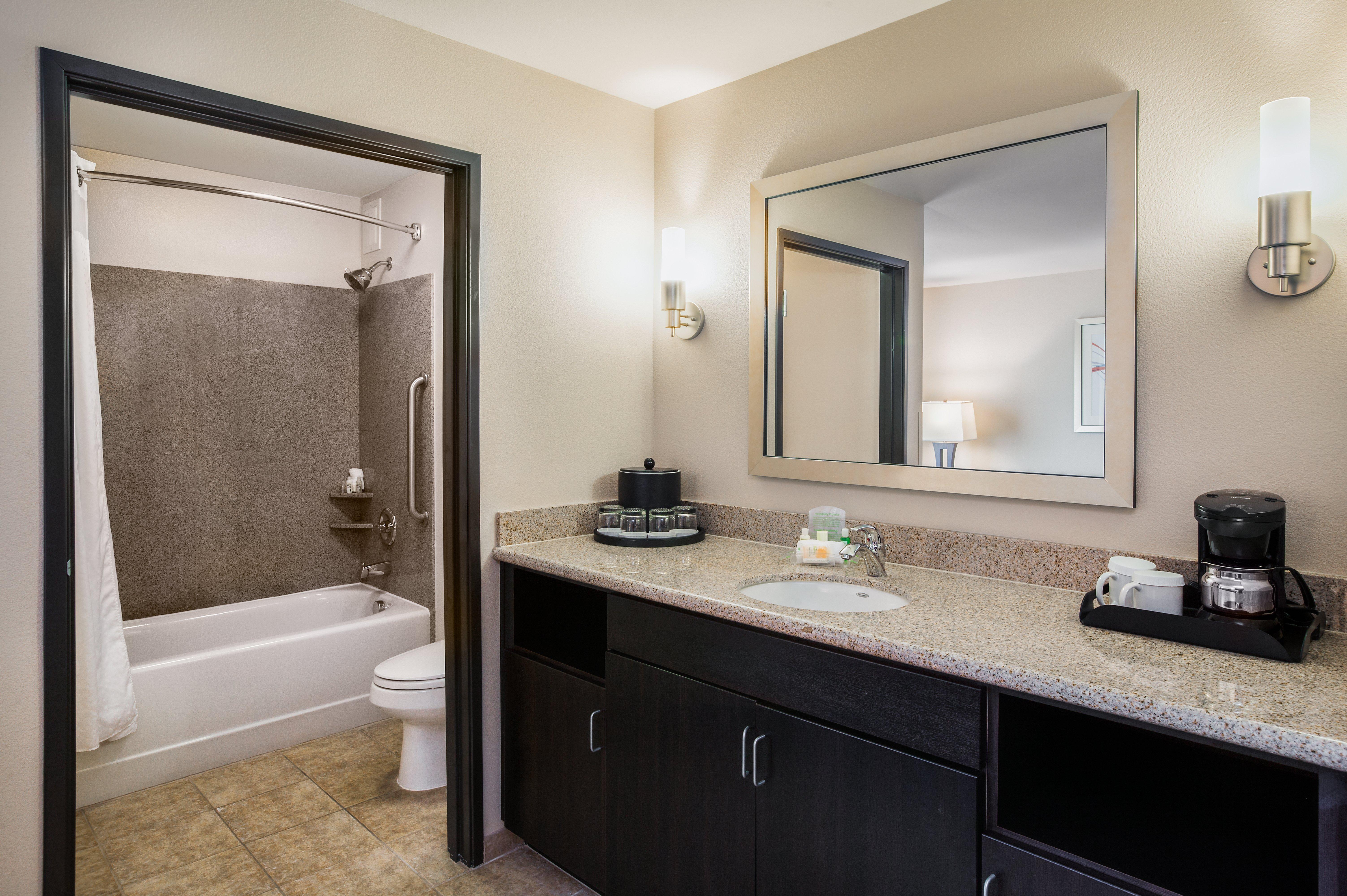 Holiday Inn Oceanside Marina Camp Pendleton By Ihg Exterior foto